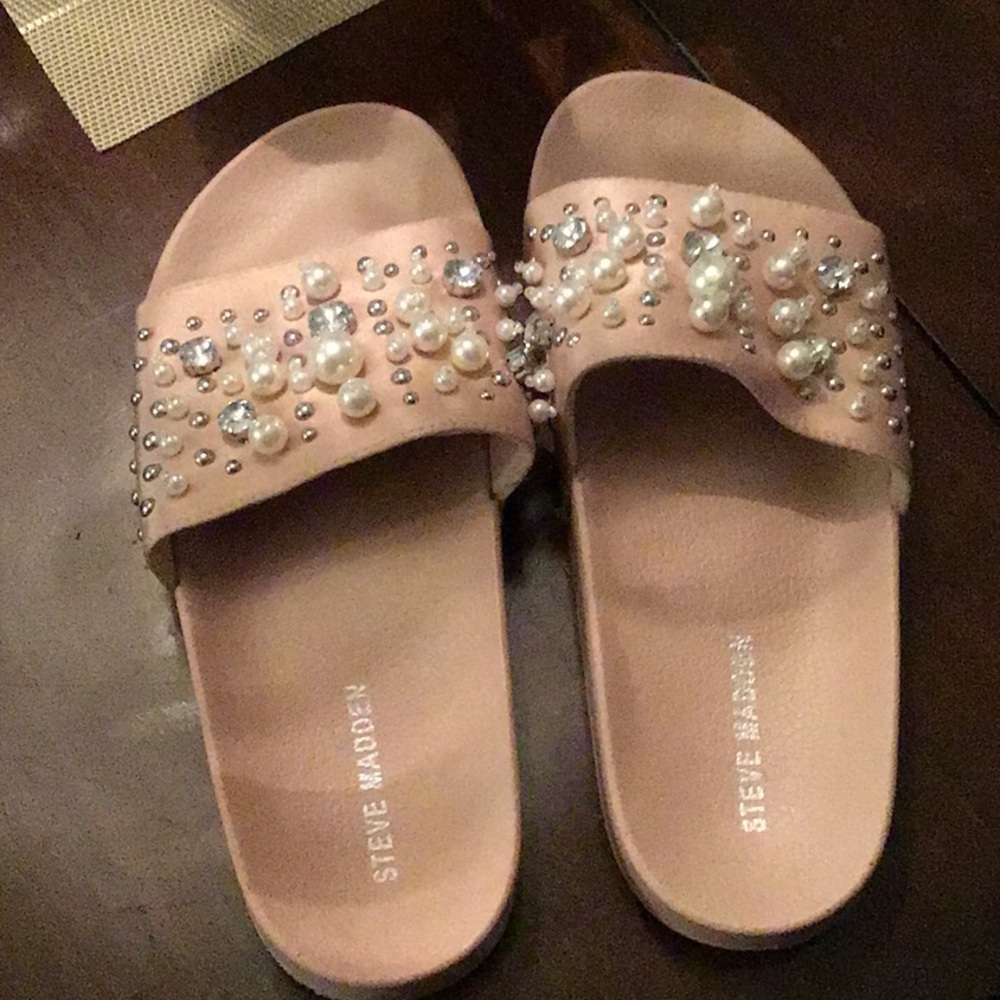 Steve Madden Decorative slides